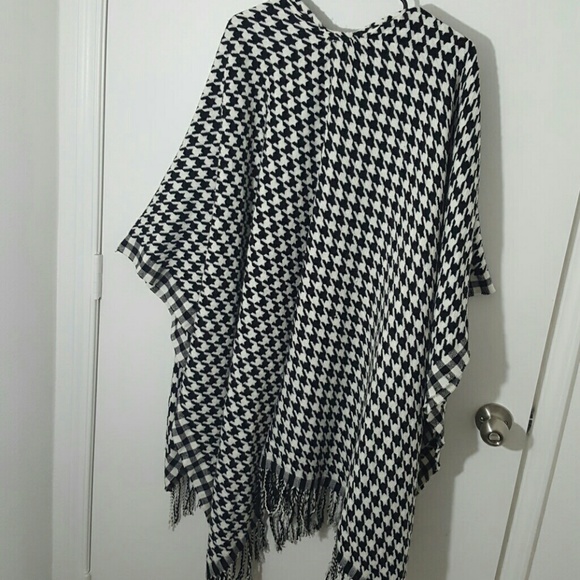 Pashmina Women's Wrap cape - Picture 2 of 6